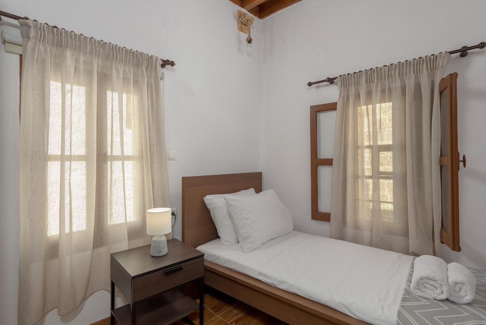 Rustic Self-Inn Rhodes City Exterior foto